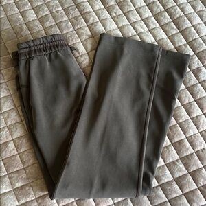 Lululemon Athletica Brown Straight Leg Pants with Elastic Waistband
